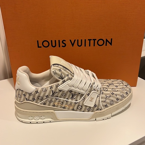 Louis Vuitton Trainer Sneaker - Picture 5 of 11